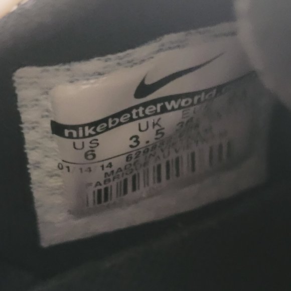 Nike Fly Knit - Size 6 - Picture 6 of 7